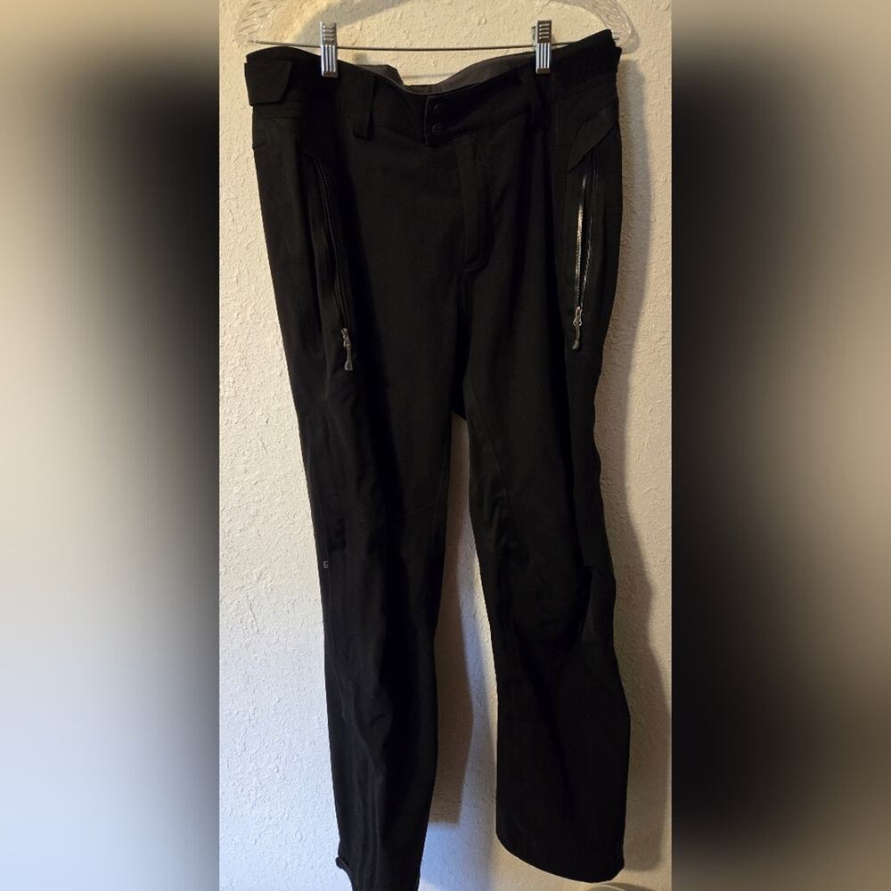 REI Black Cargo Pants Versatile Design